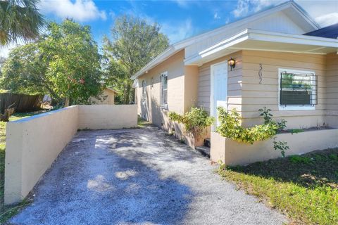 A home in AUBURNDALE