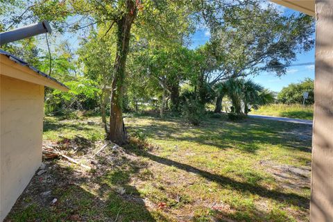 A home in AUBURNDALE