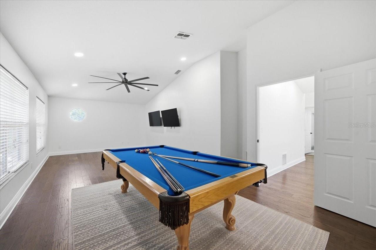 LANDMARK PALMS - Residential