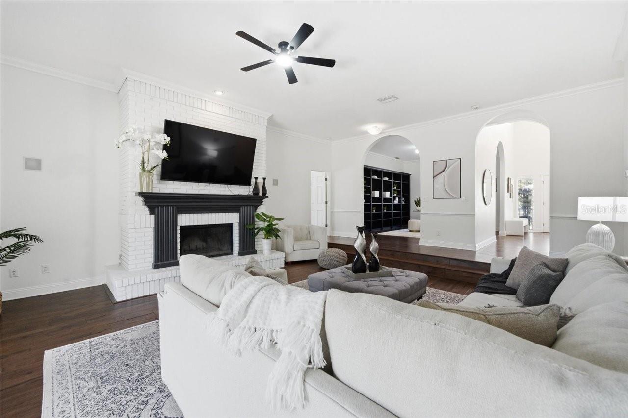 LANDMARK PALMS - Residential