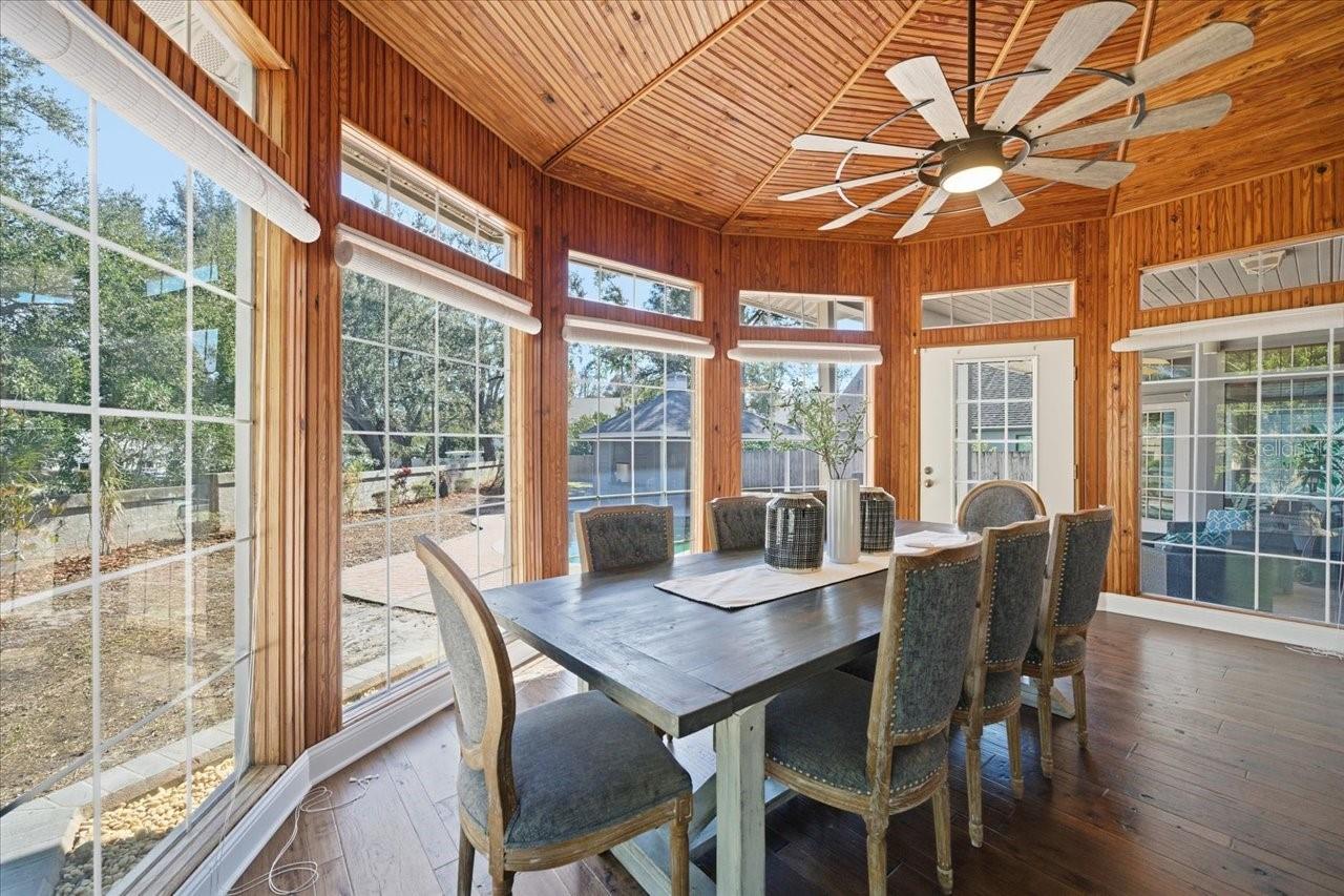 LANDMARK PALMS - Residential