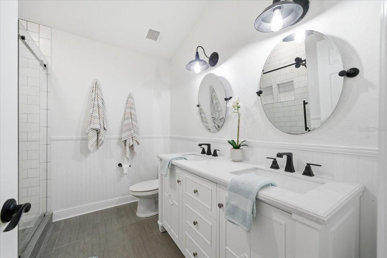 LANDMARK PALMS - Residential