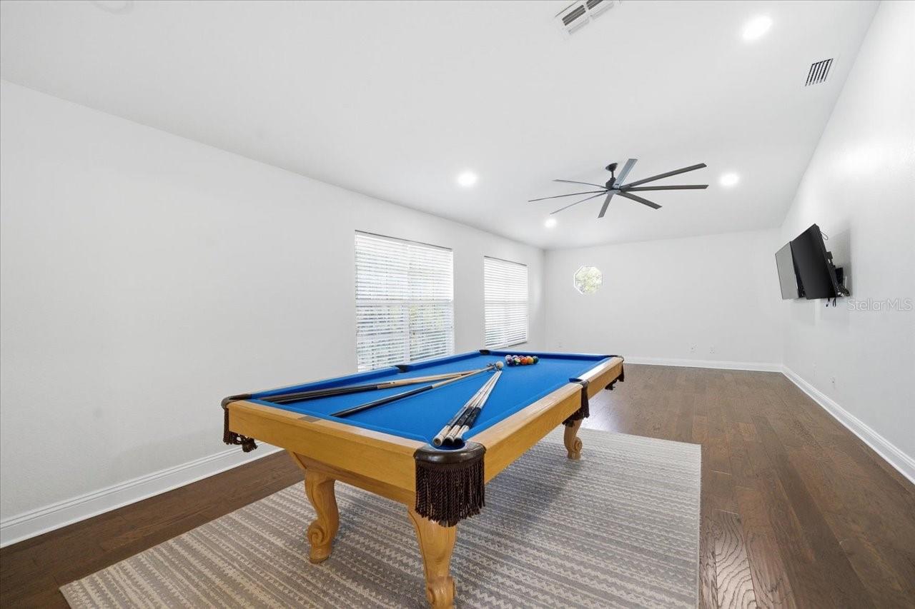 LANDMARK PALMS - Residential