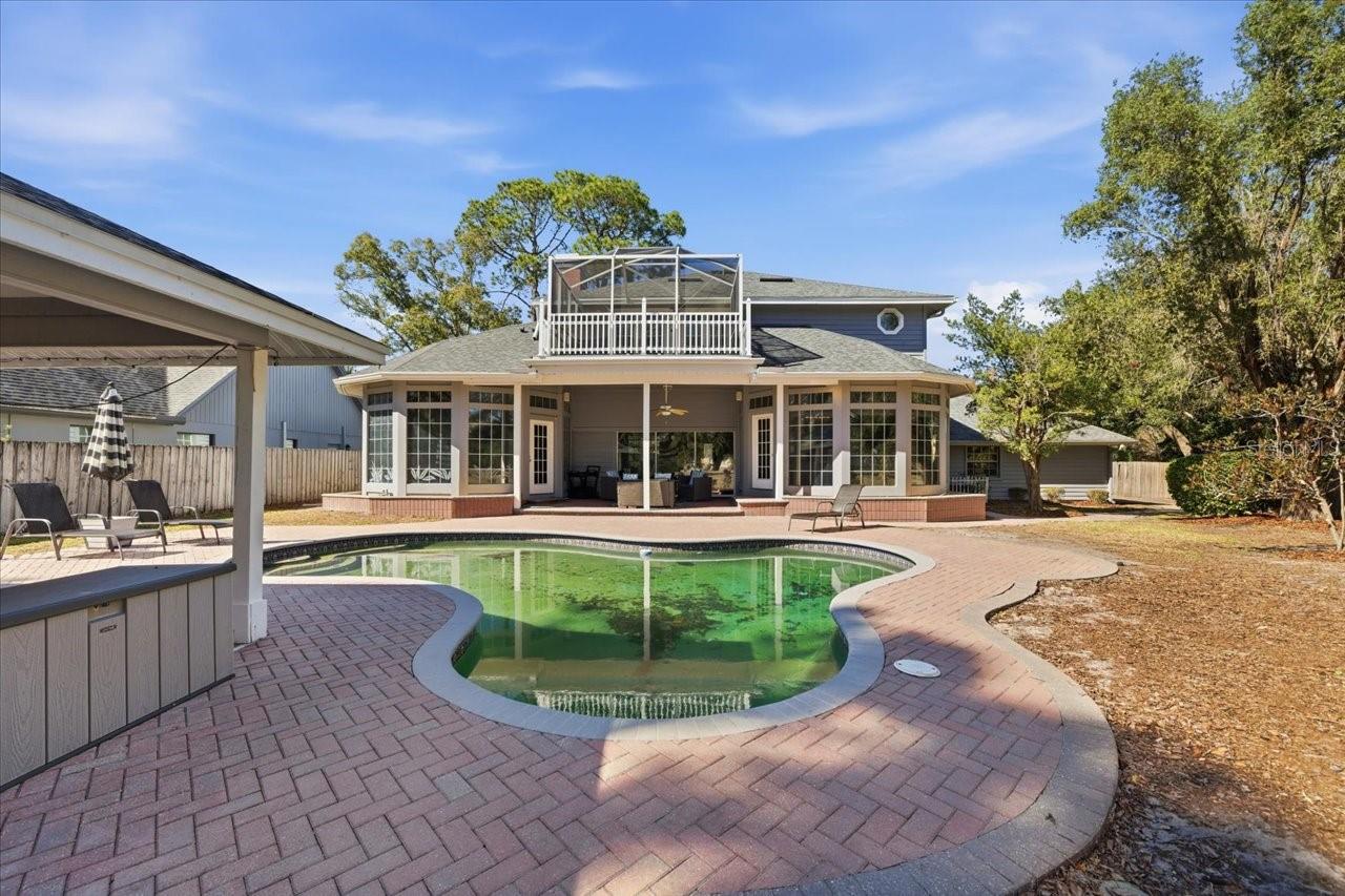 LANDMARK PALMS - Residential