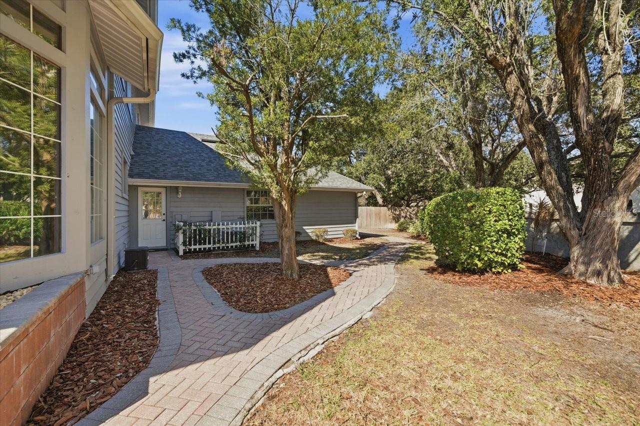 LANDMARK PALMS - Residential