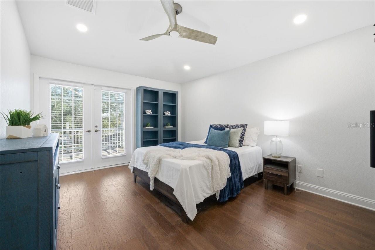 LANDMARK PALMS - Residential