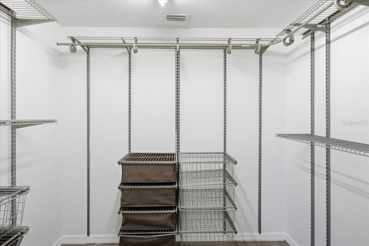 LANDMARK PALMS - Residential