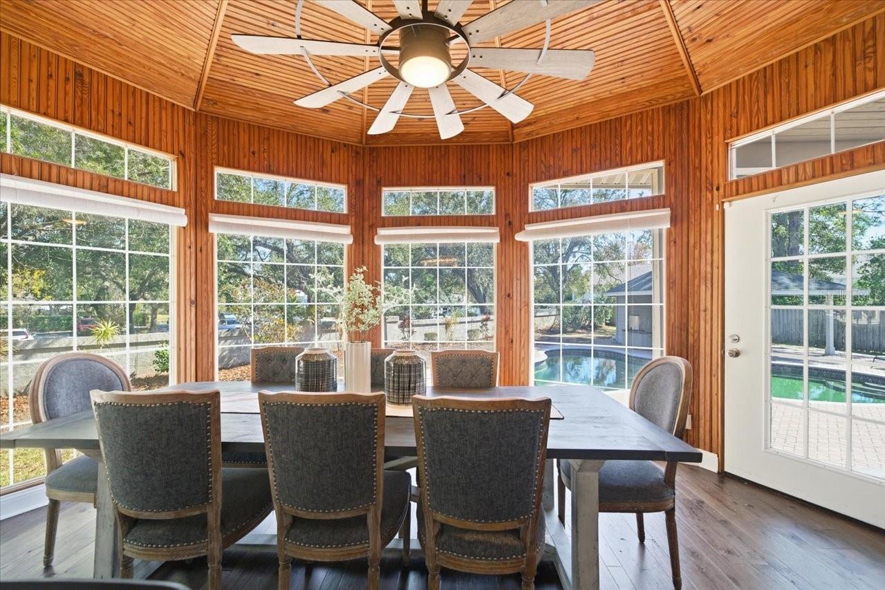 LANDMARK PALMS - Residential