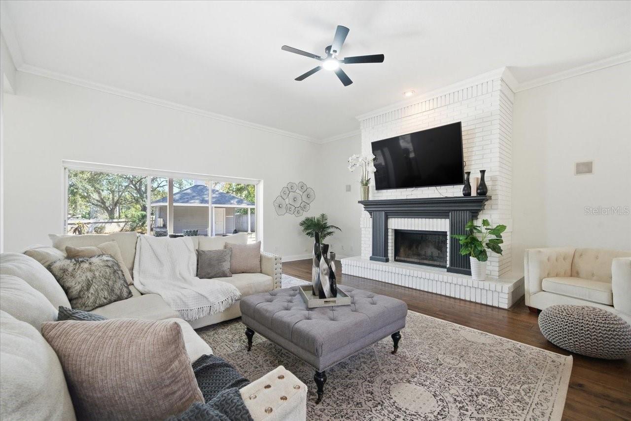 LANDMARK PALMS - Residential