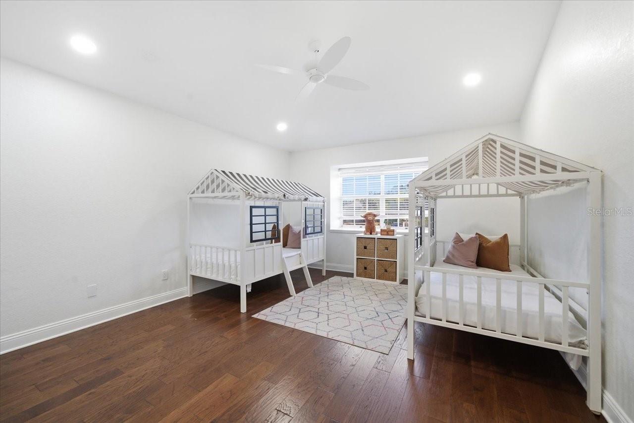 LANDMARK PALMS - Residential