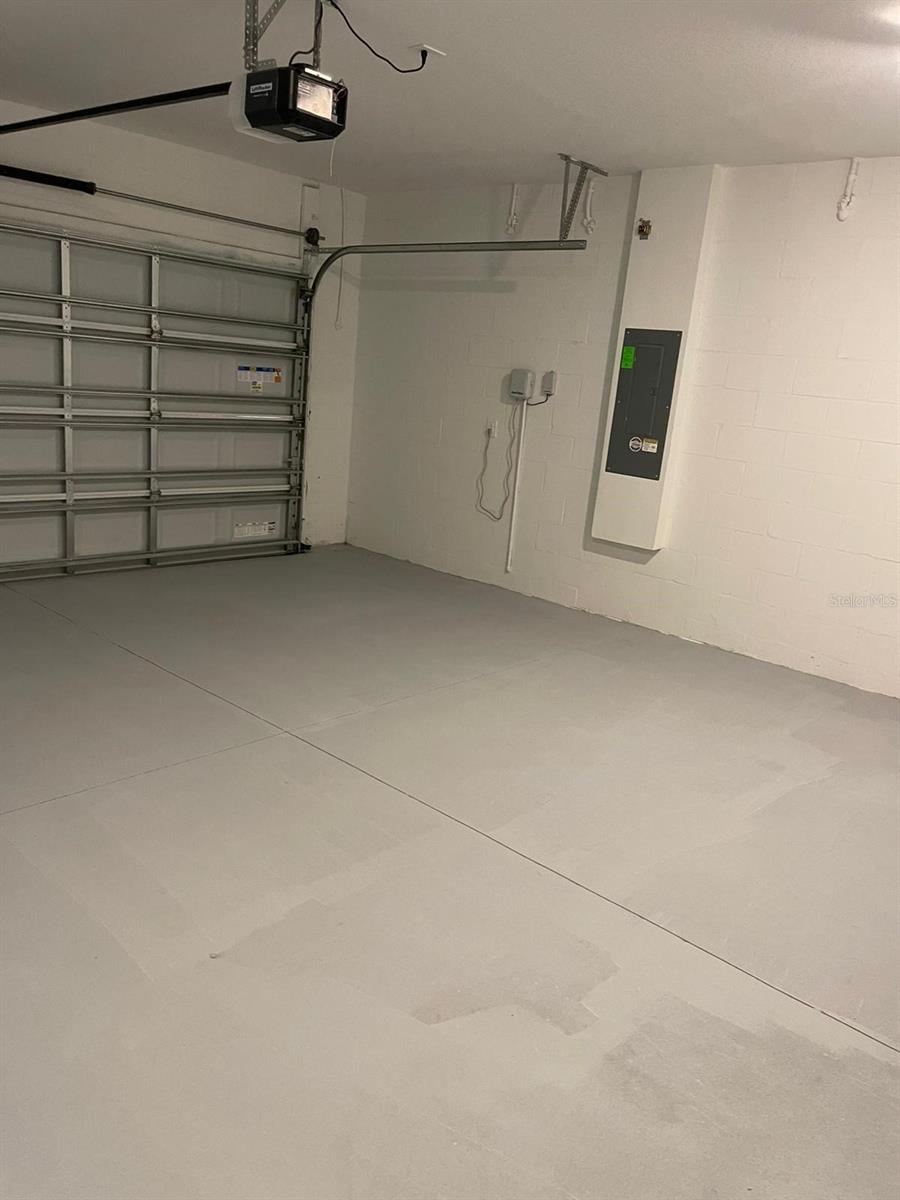 ASTONIA NORTH - Residential Lease