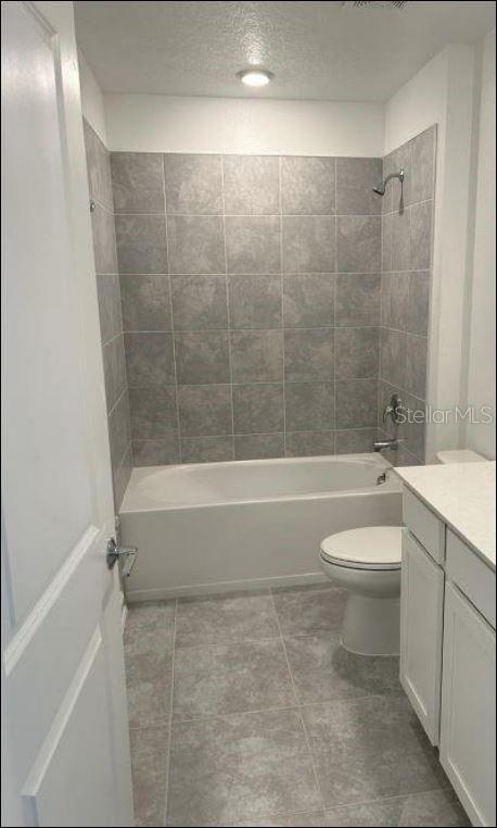 ASTONIA NORTH - Residential Lease