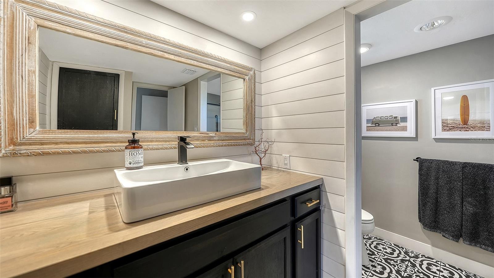 WINDWARD BAY AMD - Residential