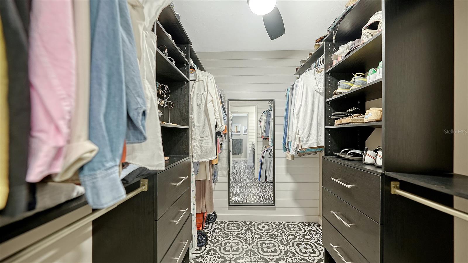 WINDWARD BAY AMD - Residential