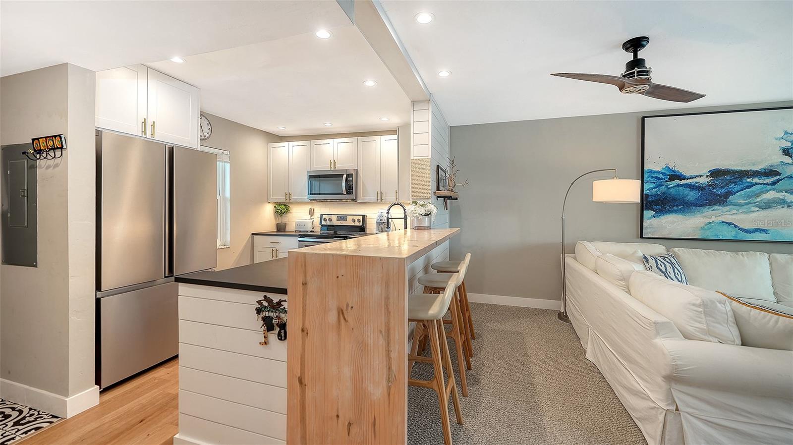 WINDWARD BAY AMD - Residential