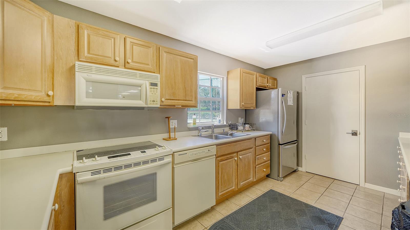 WINDWARD BAY AMD - Residential