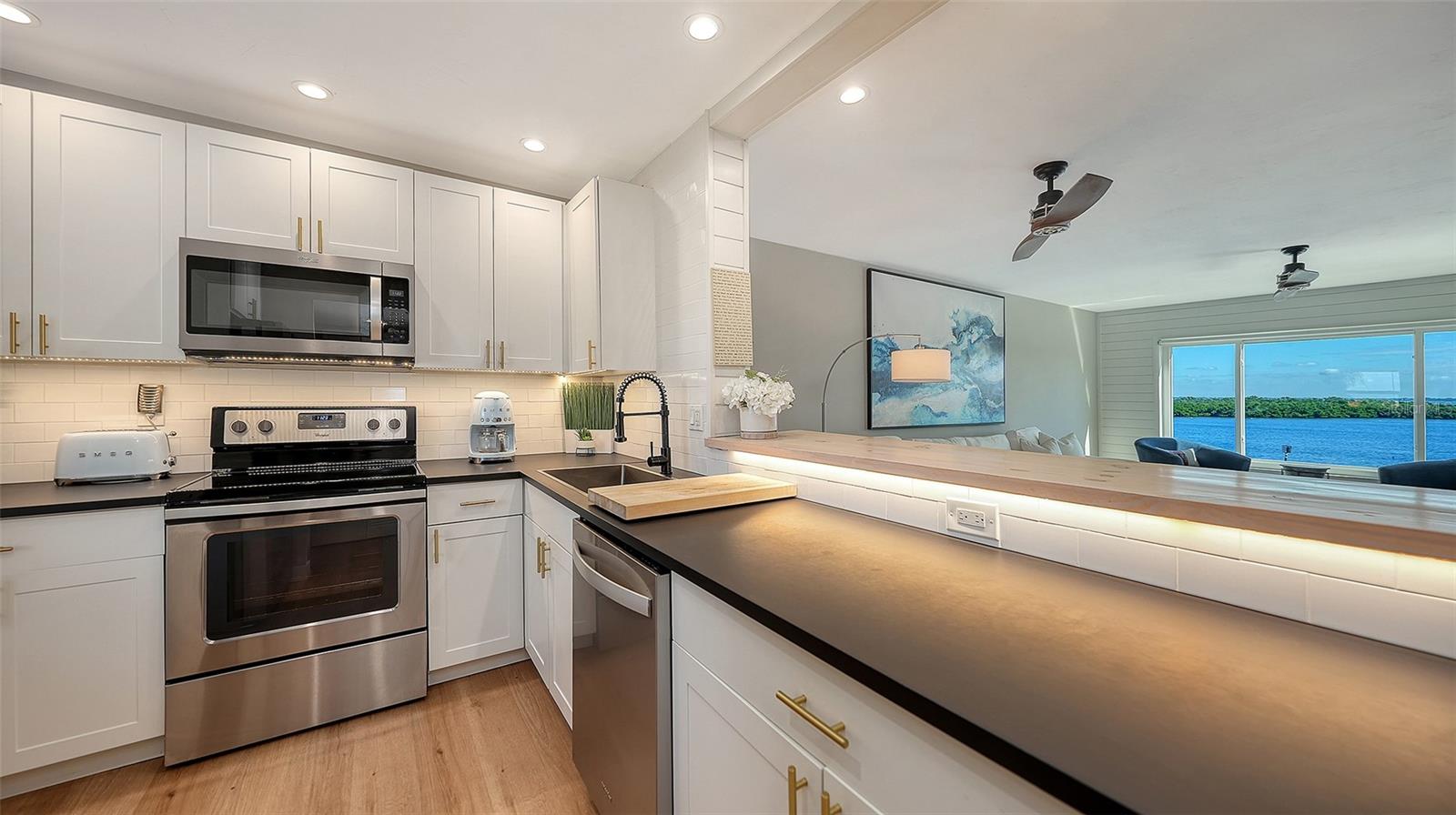 WINDWARD BAY AMD - Residential