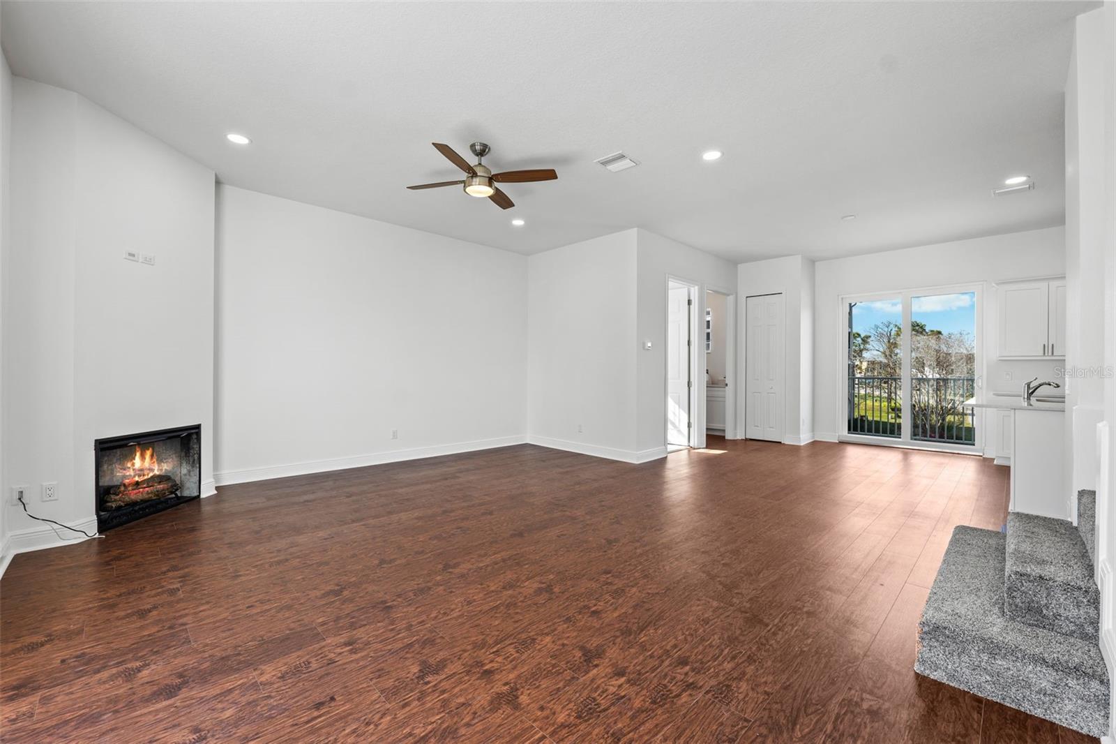 WATERS EDGE - Residential