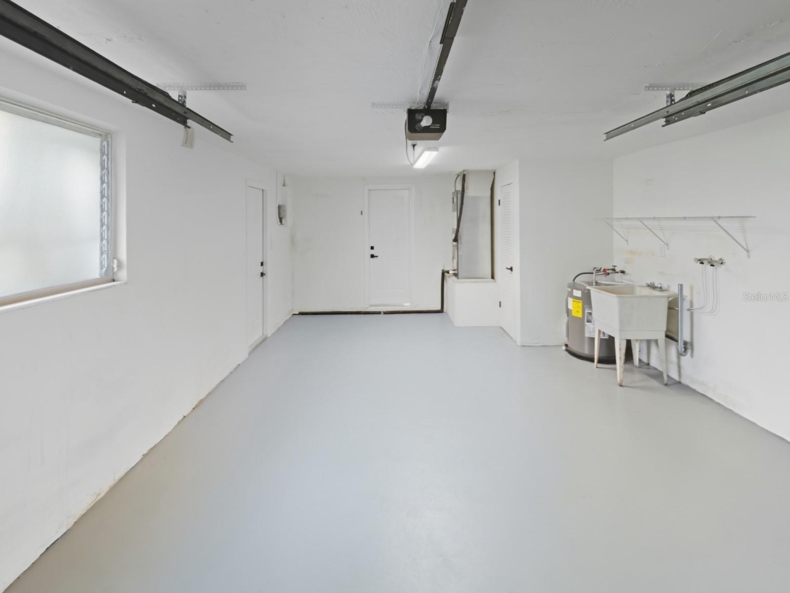 ALOHA GARDENS - Residential