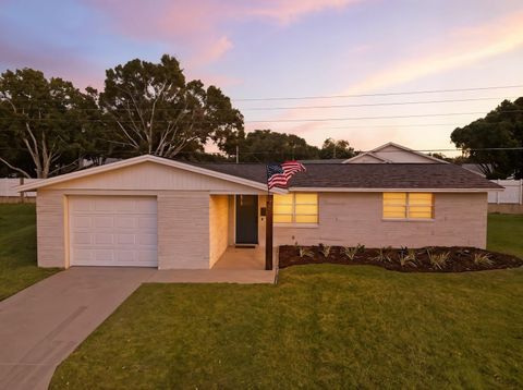 Photo of 2721 Flint Isle Place, Holiday, FL 34691 (MLS # W7881149)