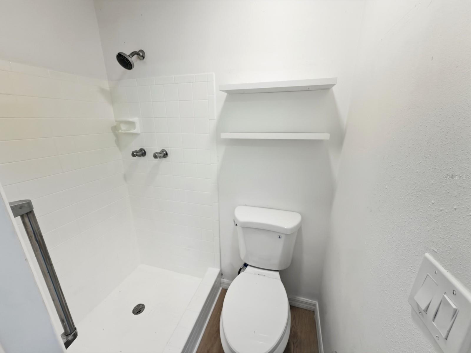 ALOHA GARDENS - Residential