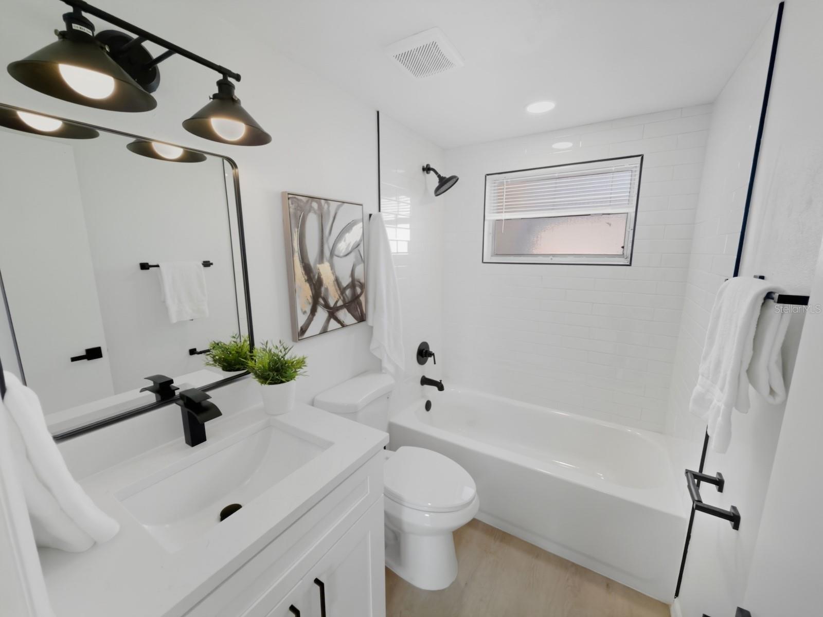 ALOHA GARDENS - Residential