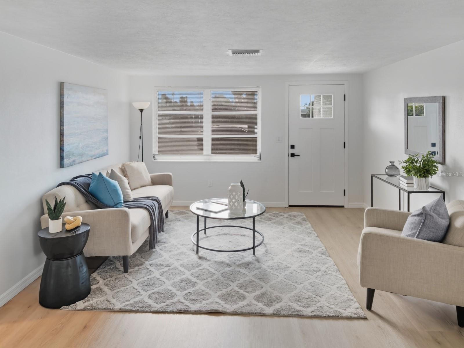 ALOHA GARDENS - Residential