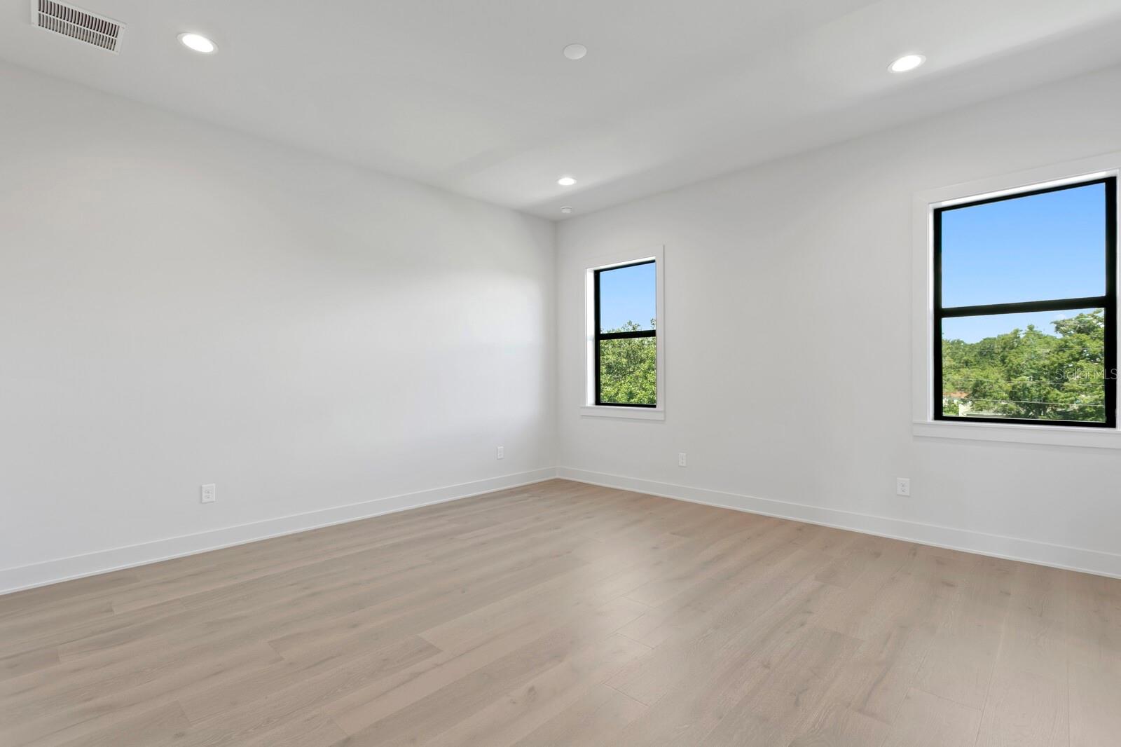 BAYHILL ESTATES - Residential