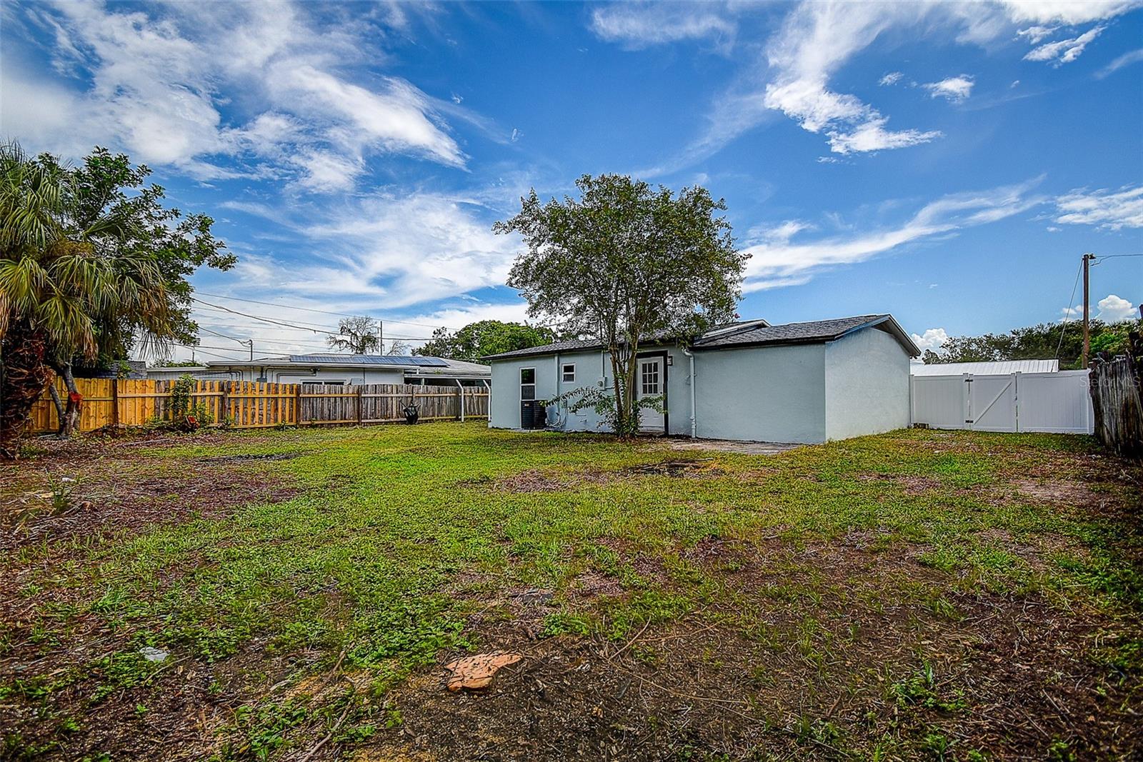 7580 MEADOWLAWN DRIVE N