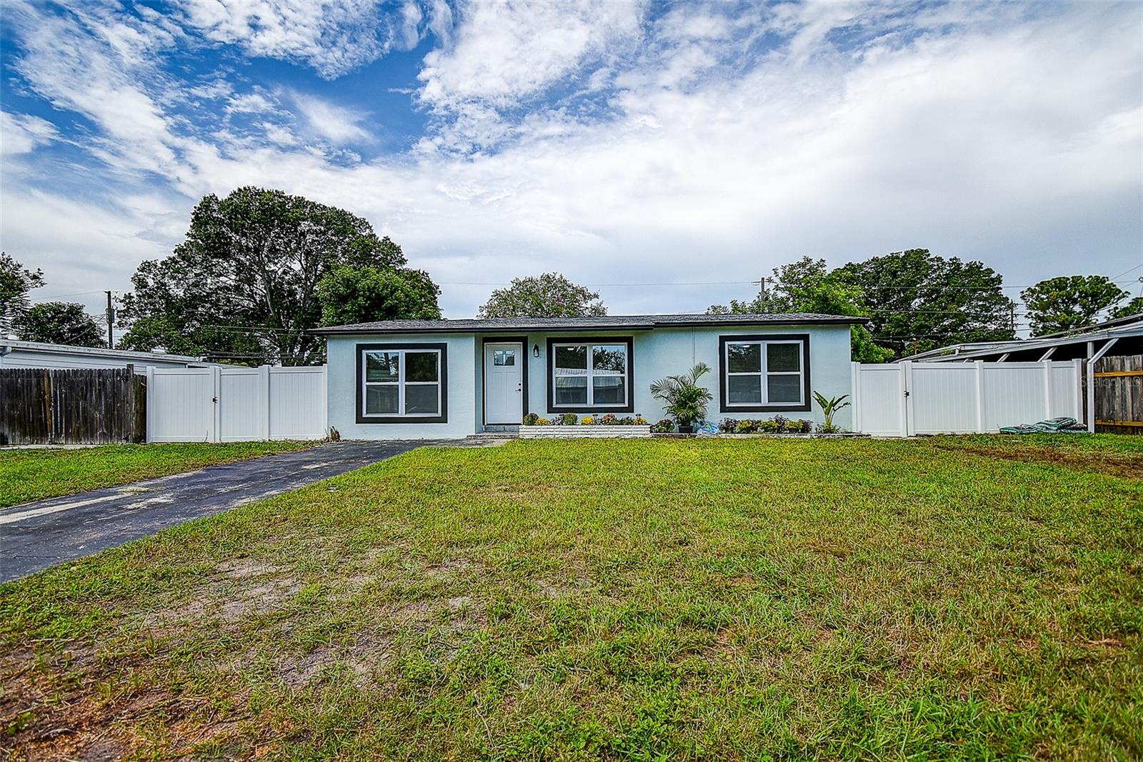 7580 MEADOWLAWN DRIVE N