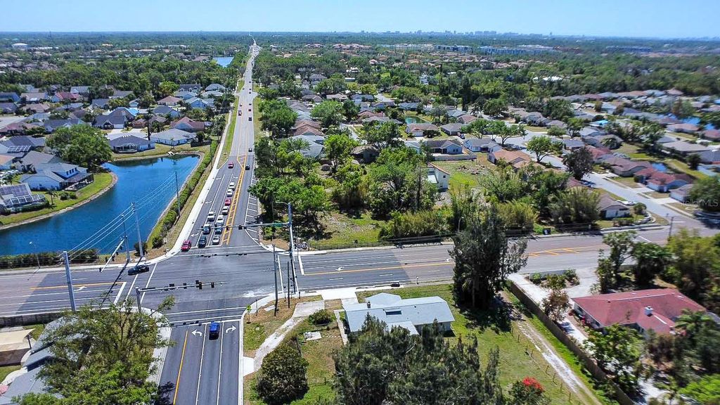 Photo of 7720 Tuttle Avenue, Sarasota, FL 34243 (MLS # TB8369041)