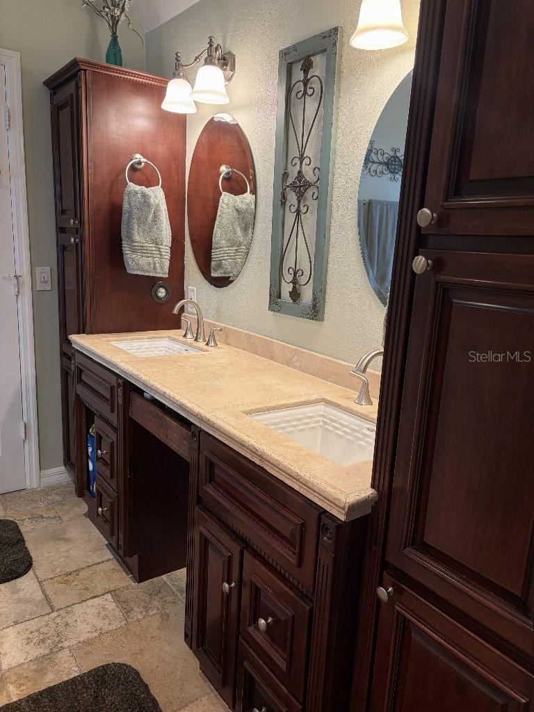 MANORS OF FOREST LAKES THE - Residential