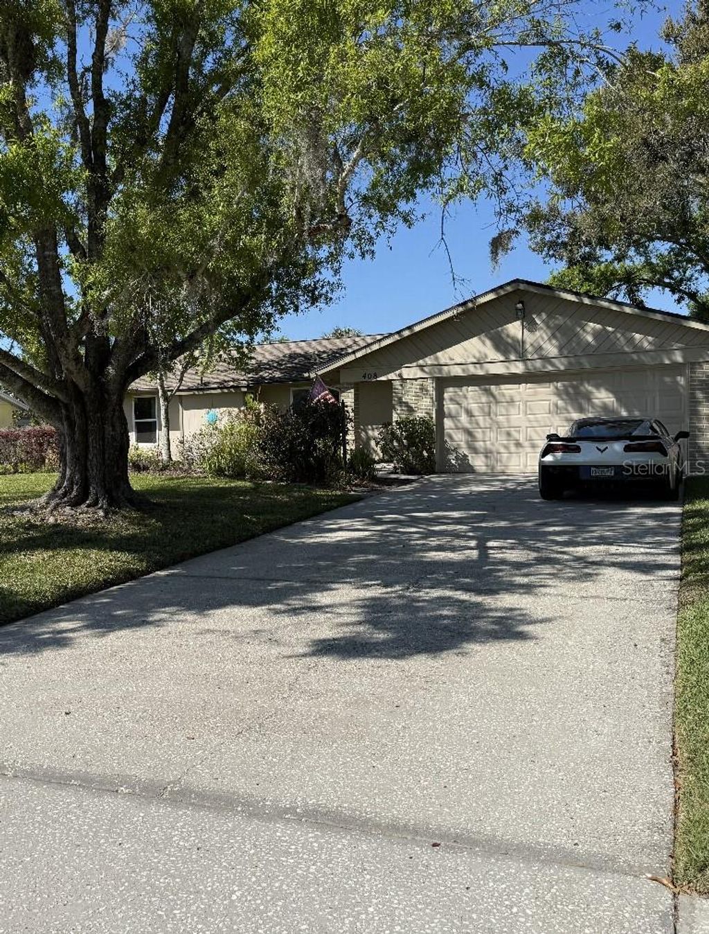 Photo of 408 Lakeview Drive, Oldsmar, FL 34677 (MLS # TB8478309)