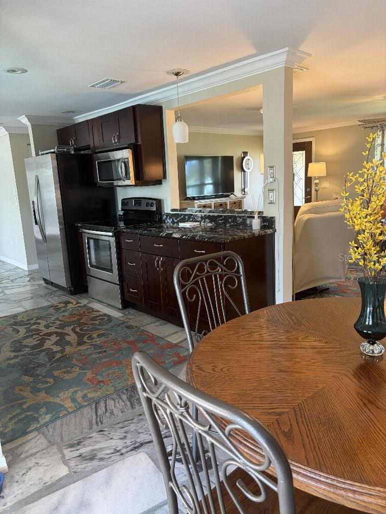 MANORS OF FOREST LAKES THE - Residential