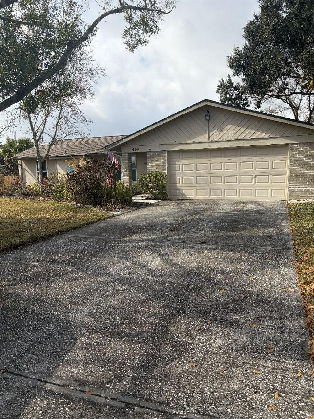 Photo of 408 Lakeview Drive, Oldsmar, FL 34677 (MLS # TB8478309)