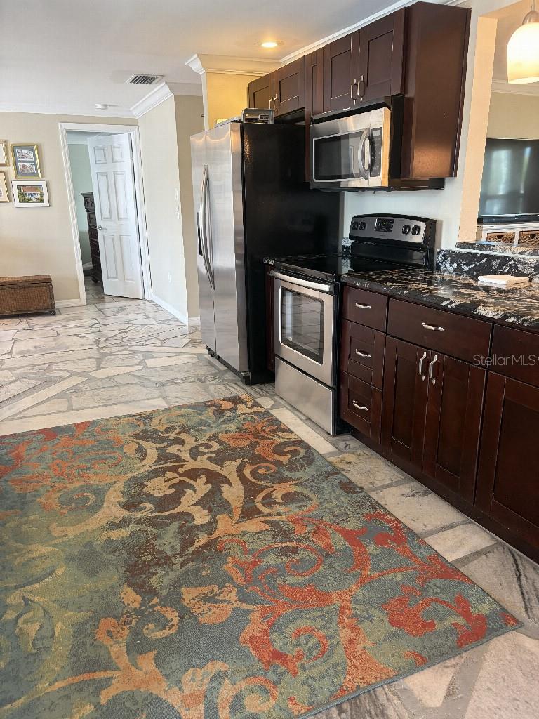 MANORS OF FOREST LAKES THE - Residential