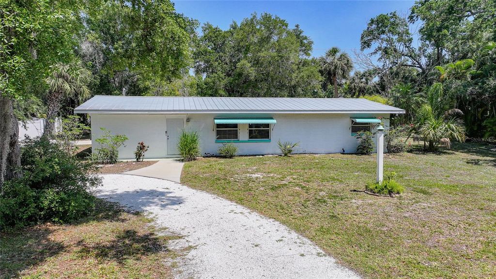 Photo of 23040 Central Avenue, Punta Gorda, FL 33980 (MLS # C7524776)