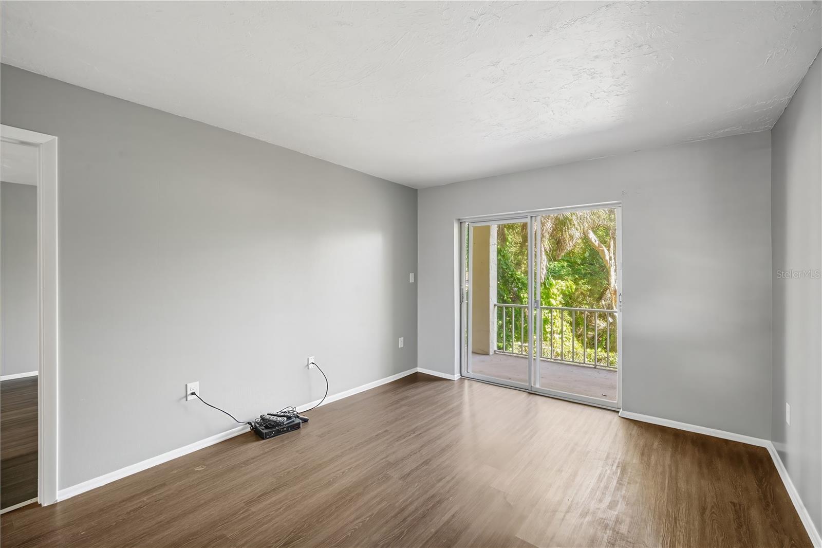 BAYSHORE ON THE LAKE APTS II SEC 3 - Residential Lease