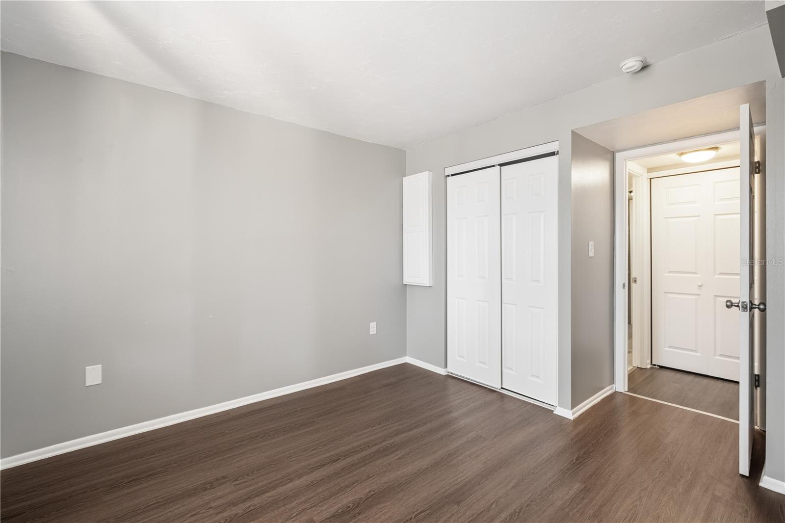 BAYSHORE ON THE LAKE APTS II SEC 3 - Residential Lease