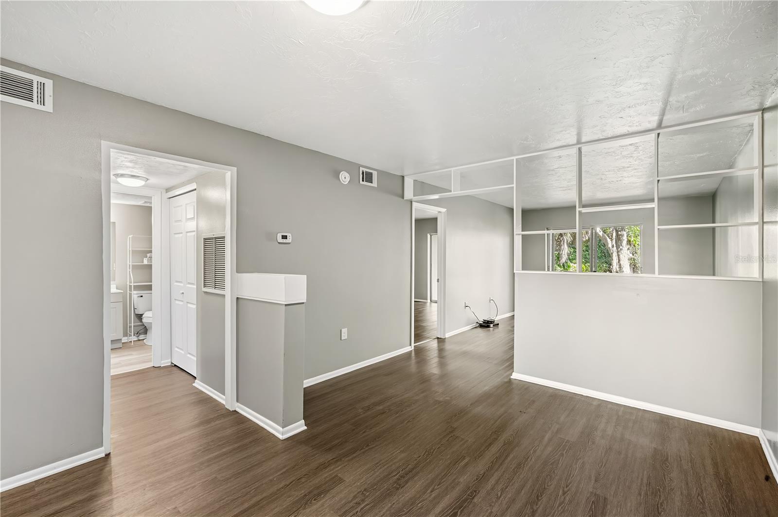 BAYSHORE ON THE LAKE APTS II SEC 3 - Residential Lease