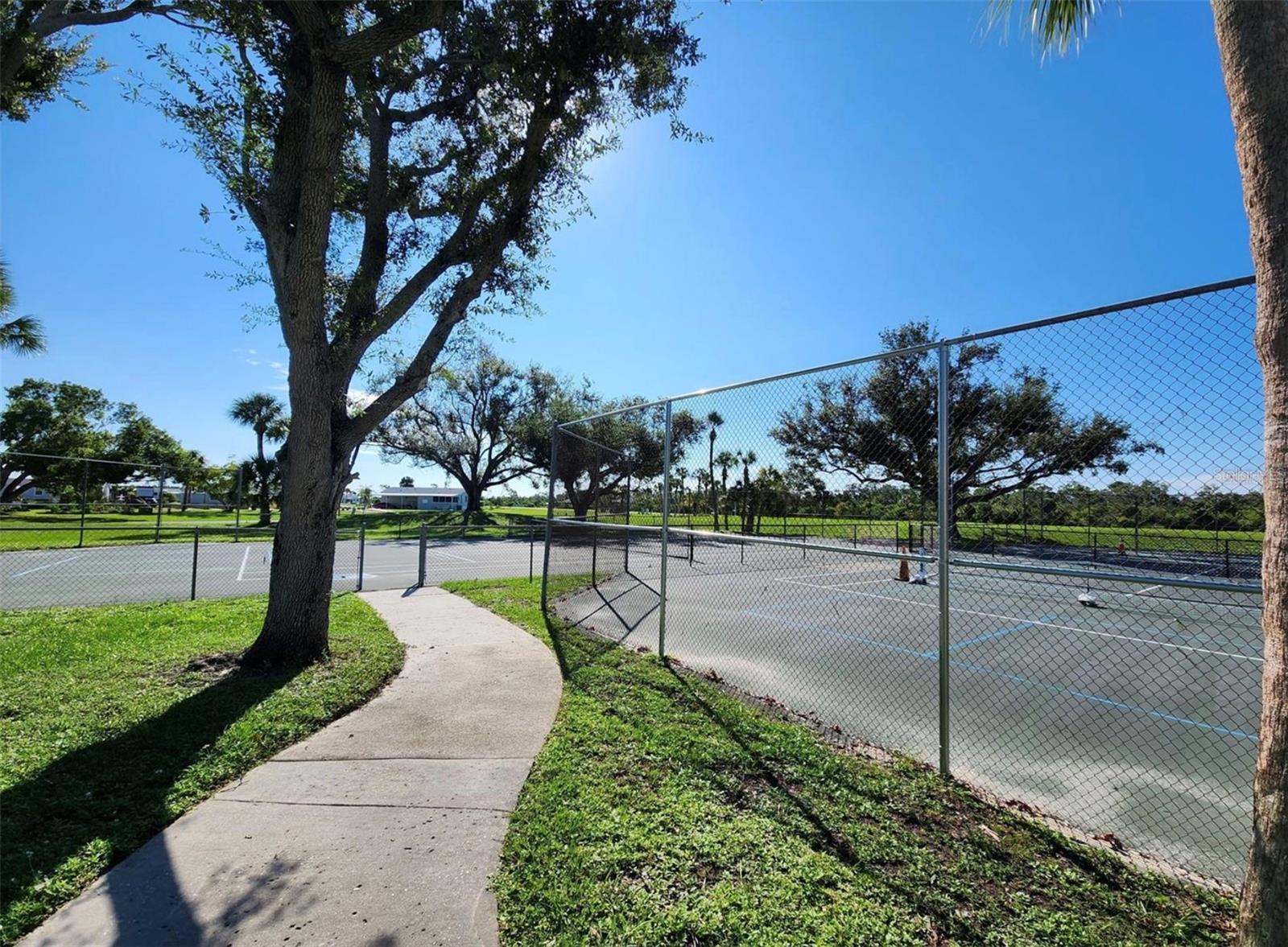 VILLAGE HOLIDAY LAKE - Land