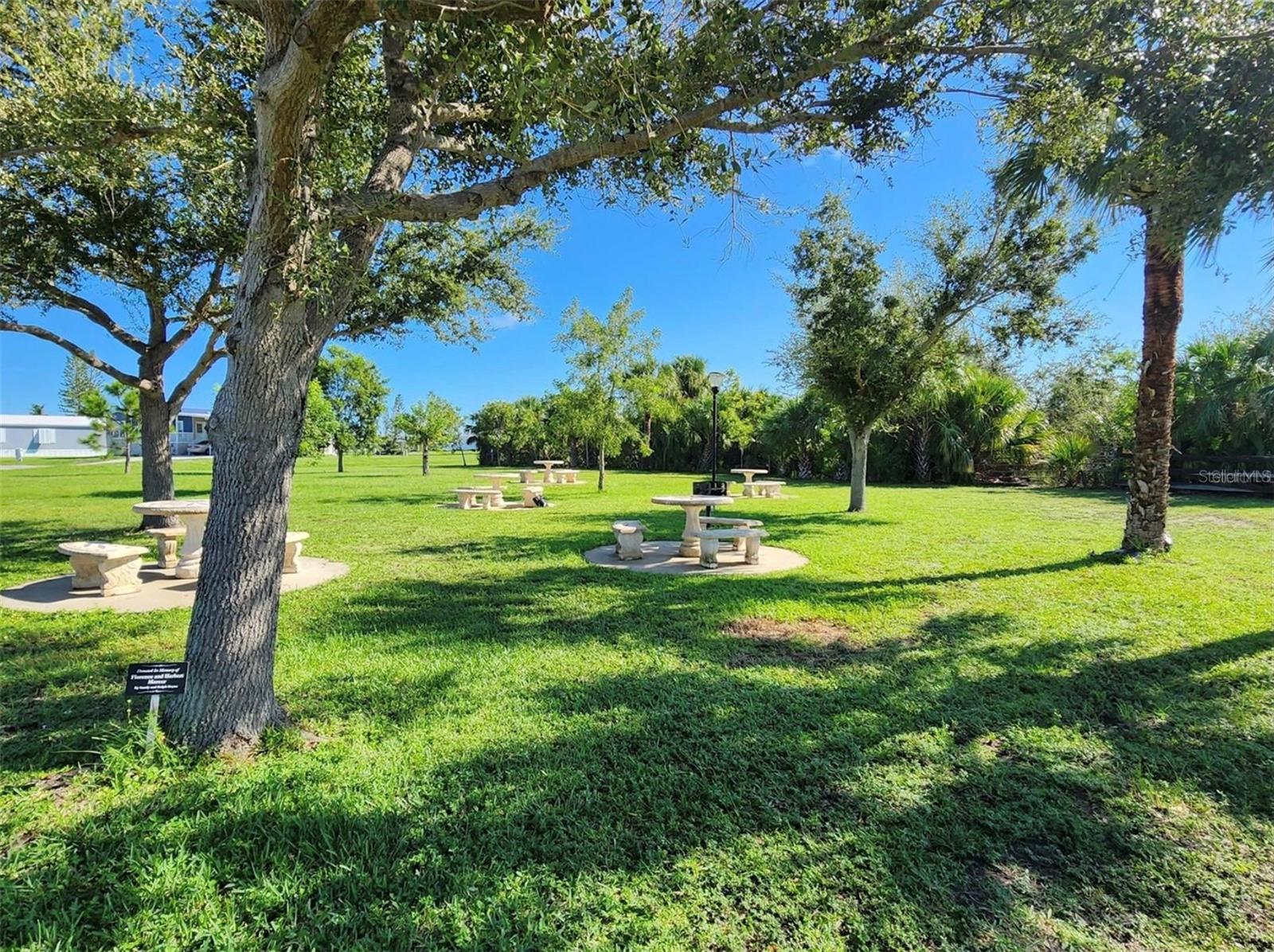 VILLAGE HOLIDAY LAKE - Land