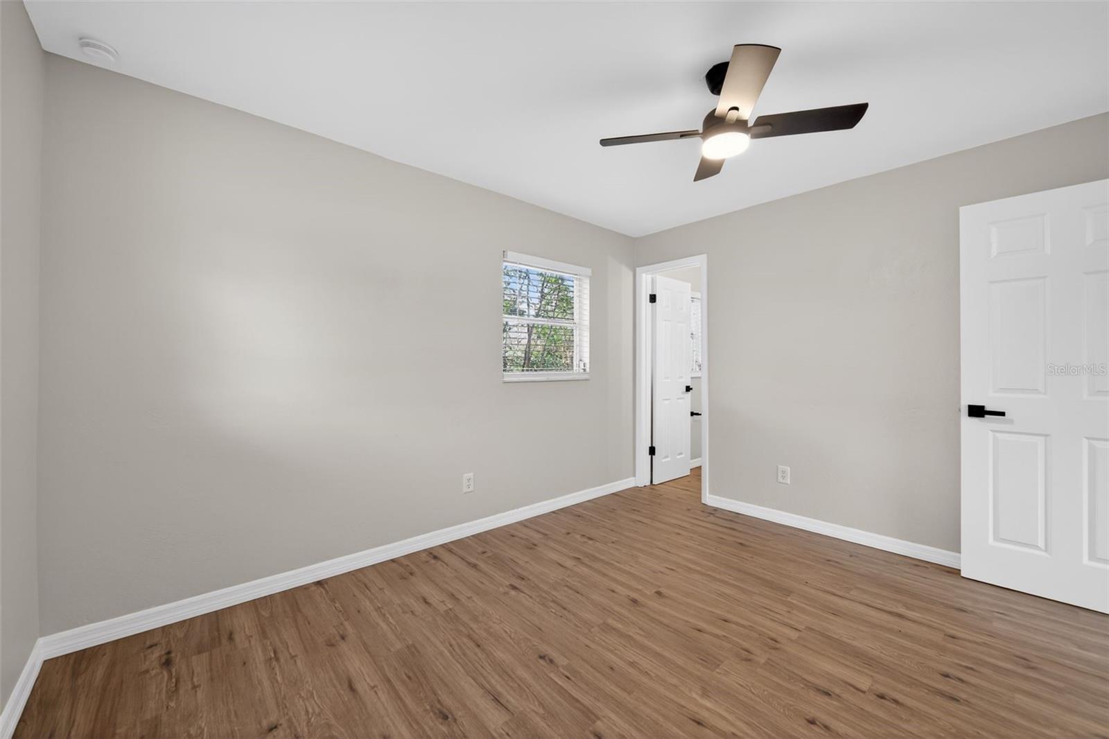 GROVE VILLA - Residential