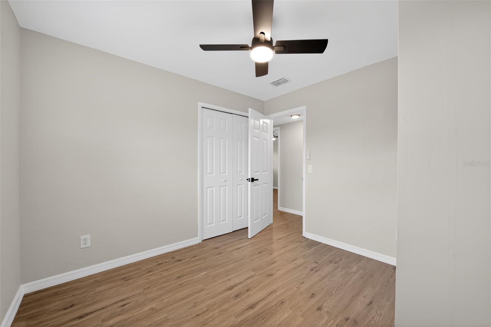 GROVE VILLA - Residential