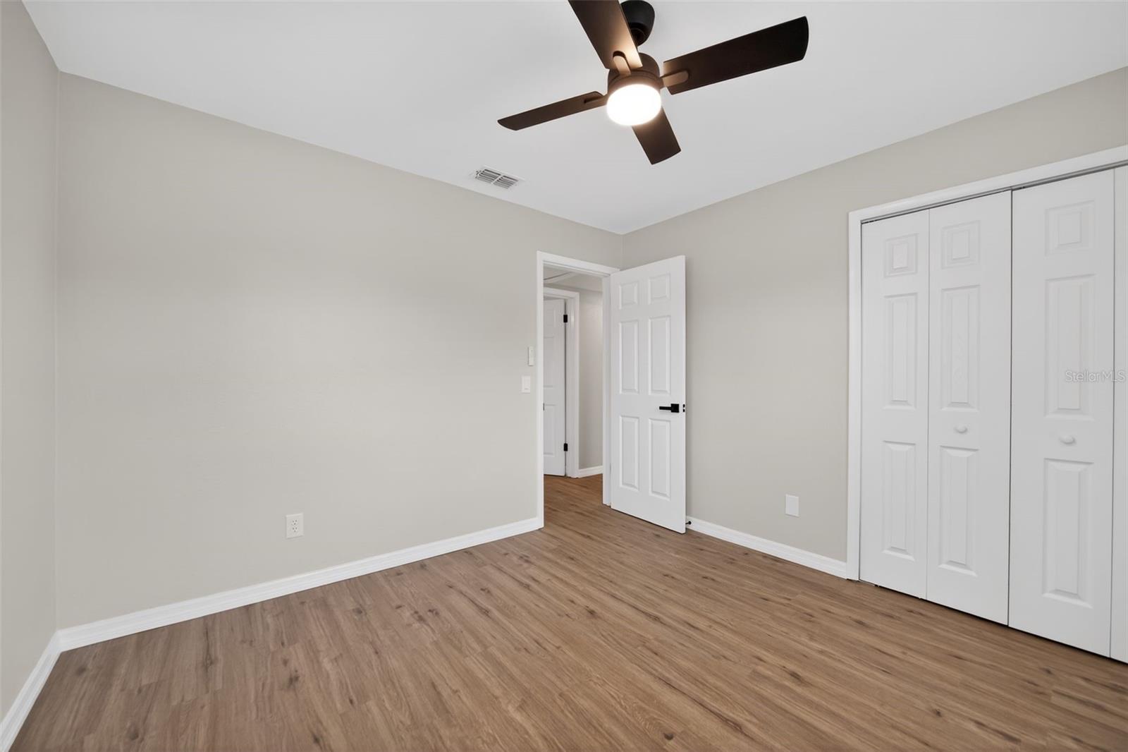 GROVE VILLA - Residential