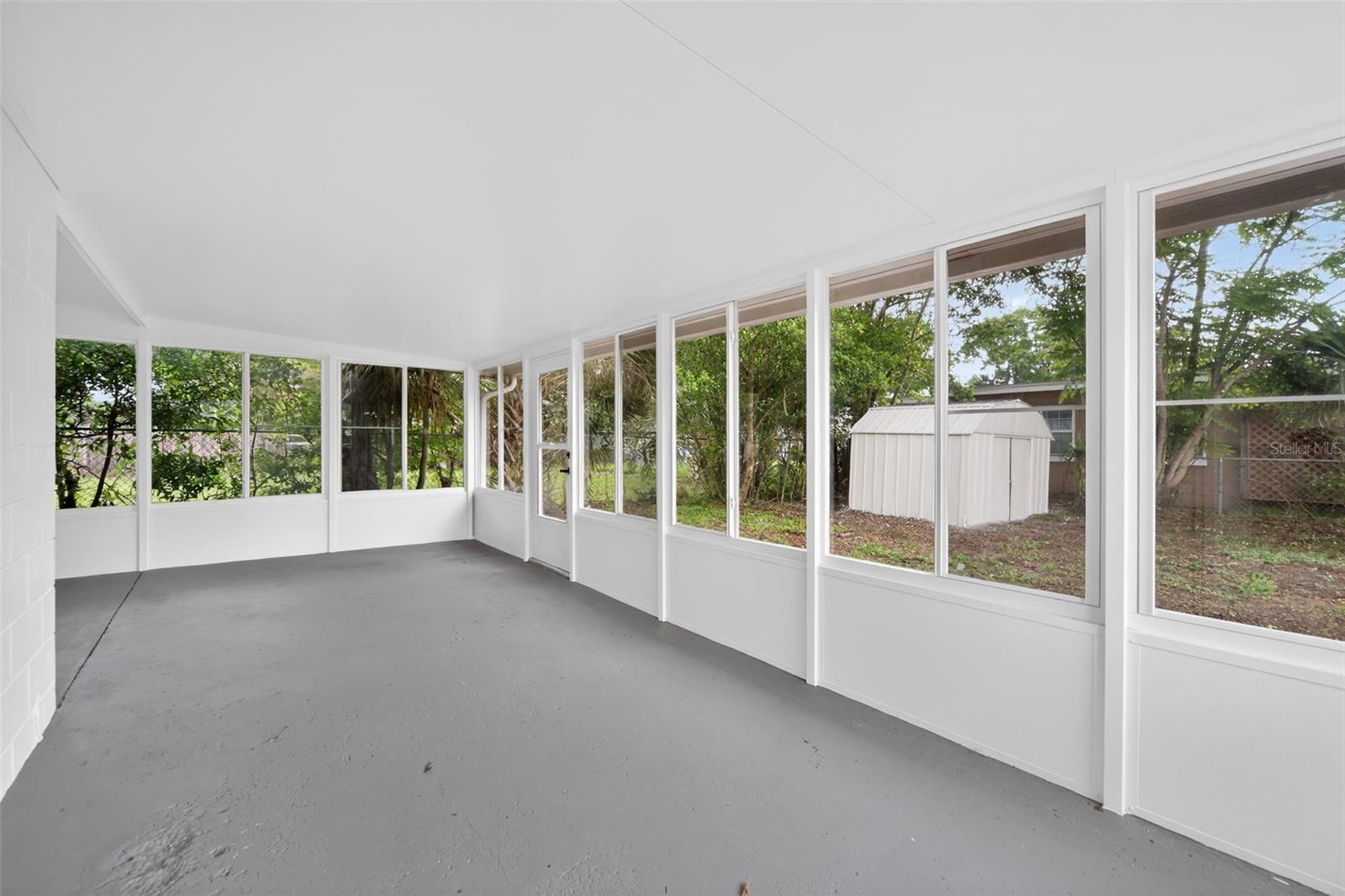 GROVE VILLA - Residential