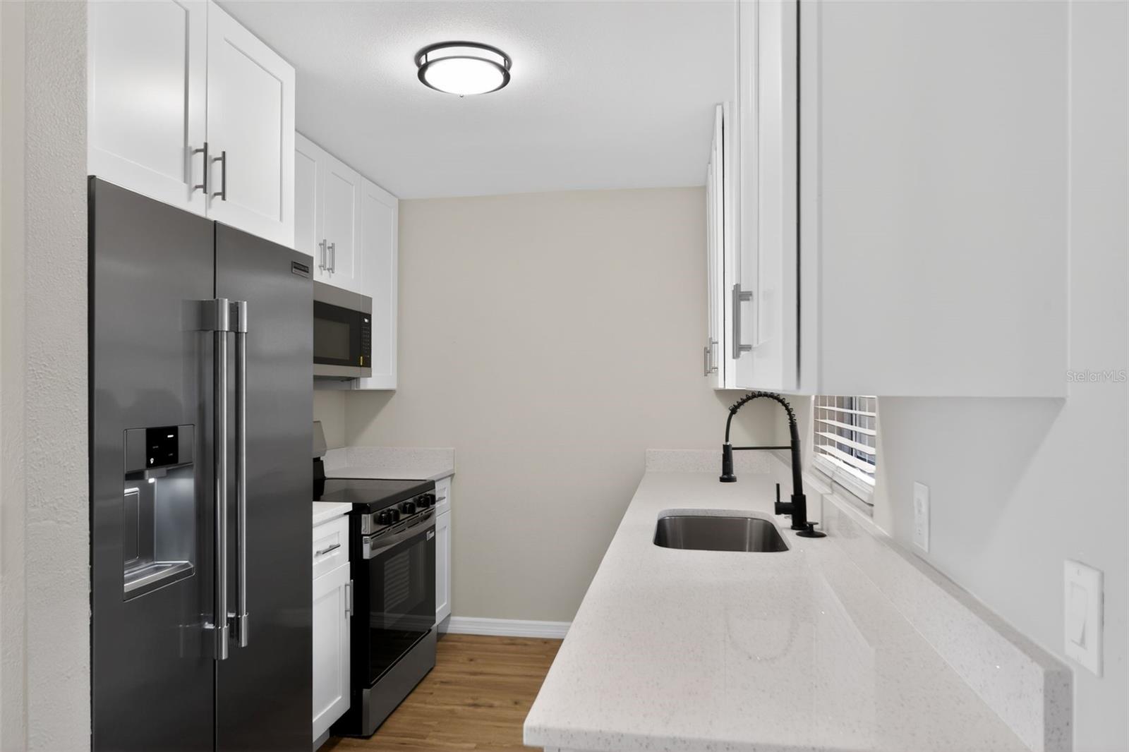 GROVE VILLA - Residential