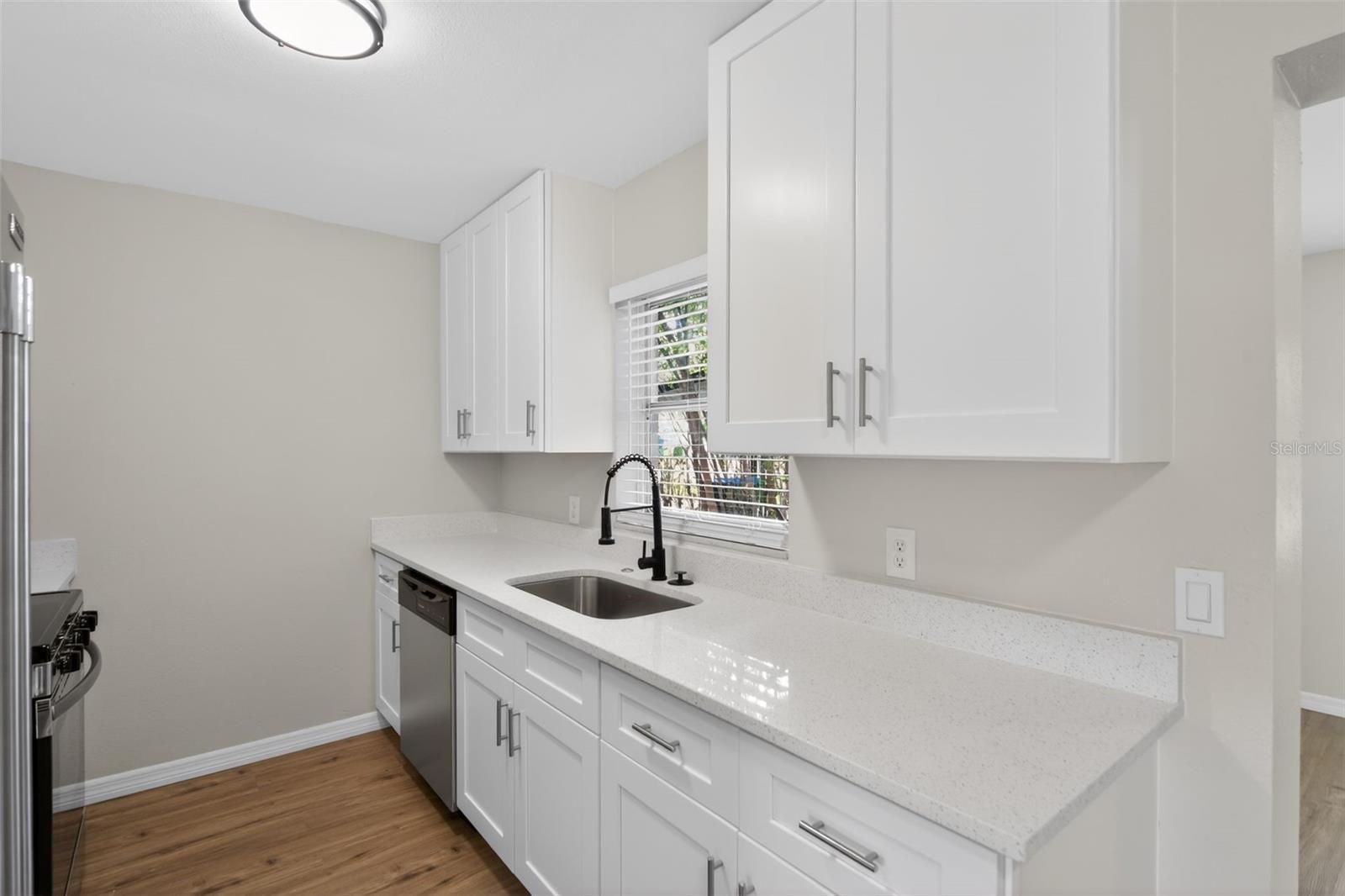 GROVE VILLA - Residential