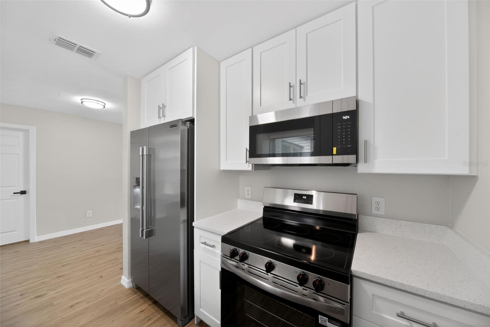 GROVE VILLA - Residential