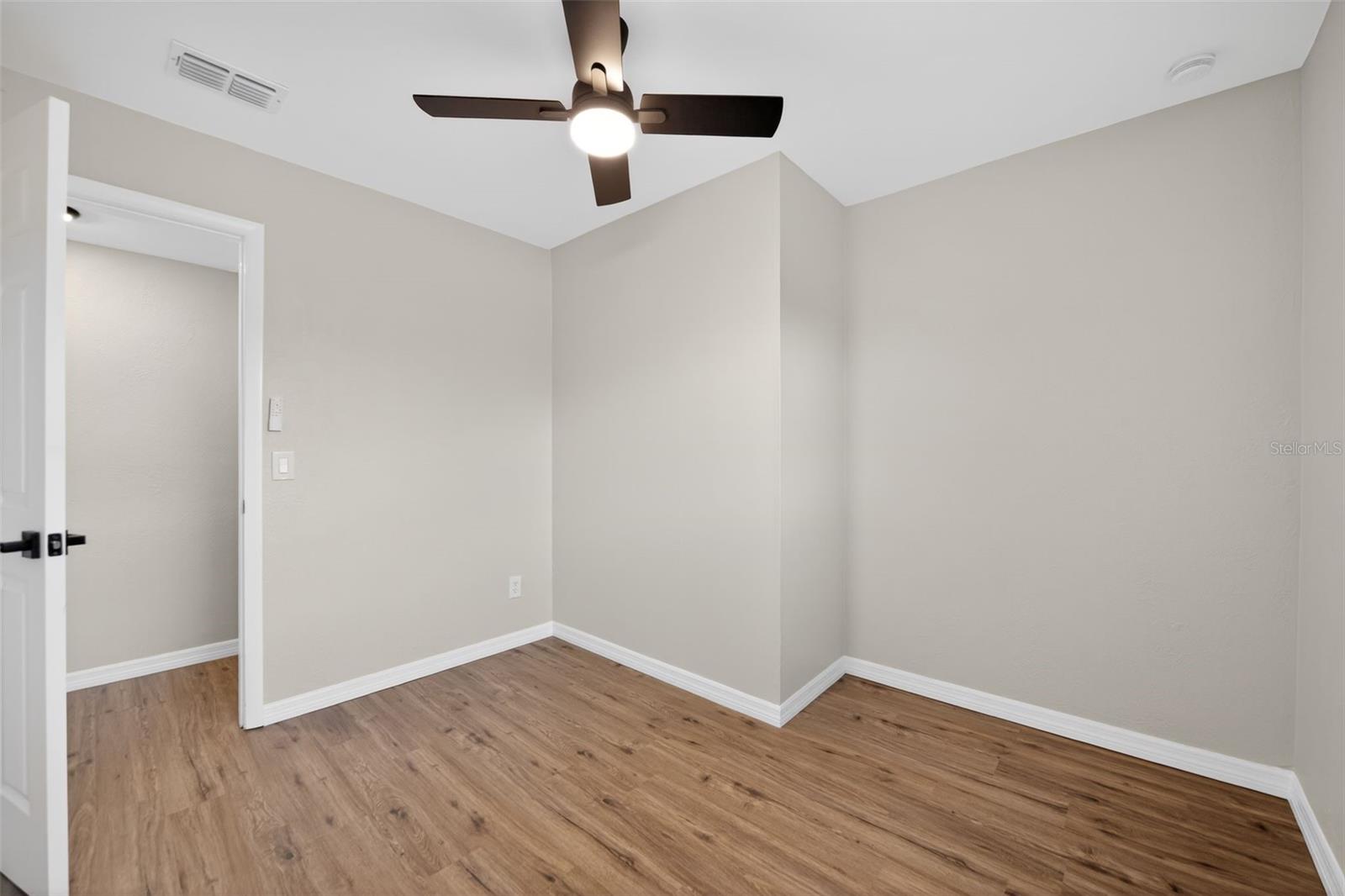 GROVE VILLA - Residential